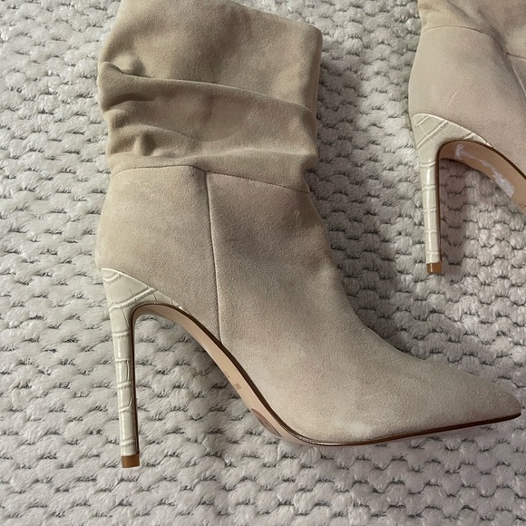 Nine West Cream Heeled Boots - Picture 2 of 4